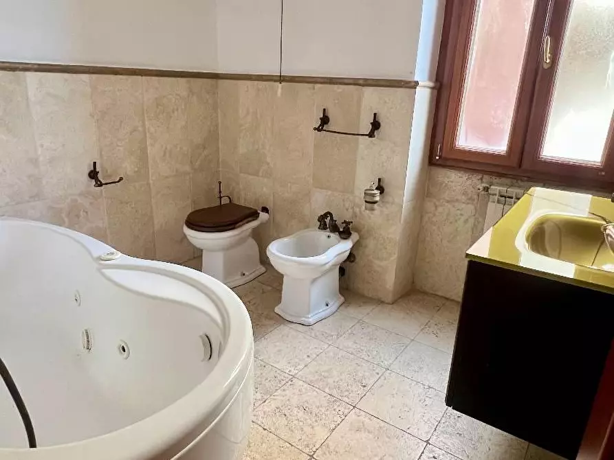 Immagine 17 di Appartamento in vendita  in VIA colombo 64 a Quartu Sant'elena