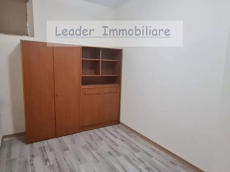 Immagine 5 di Magazzino in vendita  in monte grappa 12 a Como