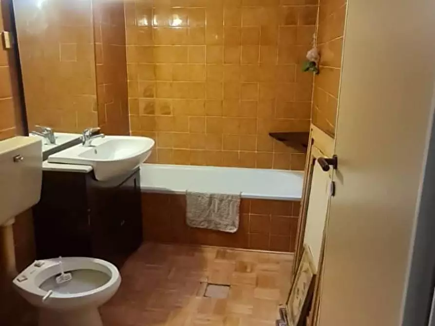 Immagine 11 di Appartamento in vendita  in VIA Masaccio 16 a Como