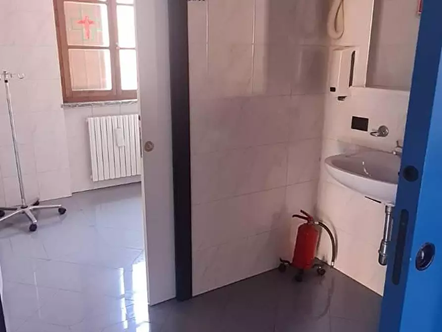 Immagine 3 di Ufficio in vendita  in Battisti 9 a Bulgarograsso
