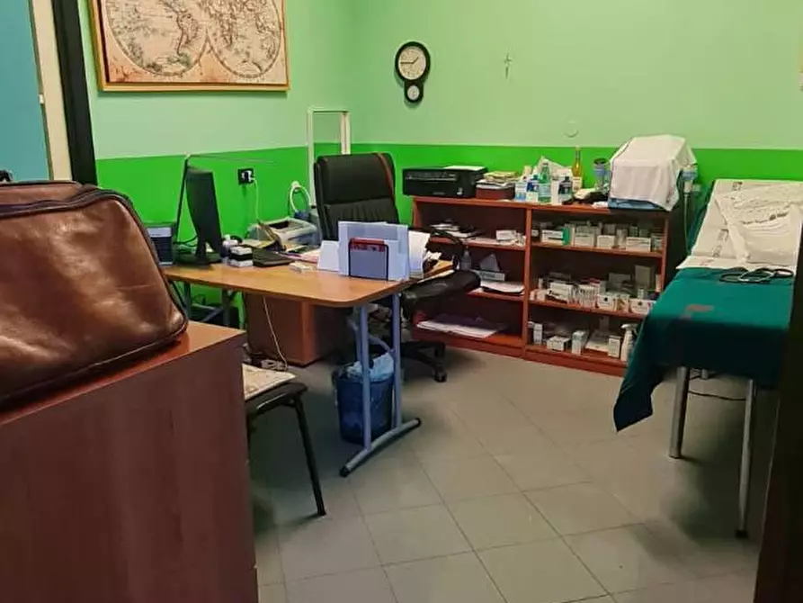Immagine 8 di Ufficio in vendita  in Battisti 9 a Bulgarograsso