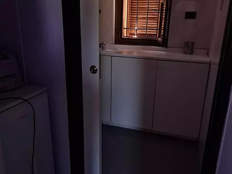 Immagine 14 di Ufficio in vendita  in Battisti 9 a Bulgarograsso