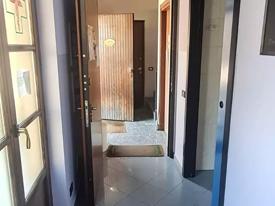 Immagine 15 di Ufficio in vendita  in Battisti 9 a Bulgarograsso