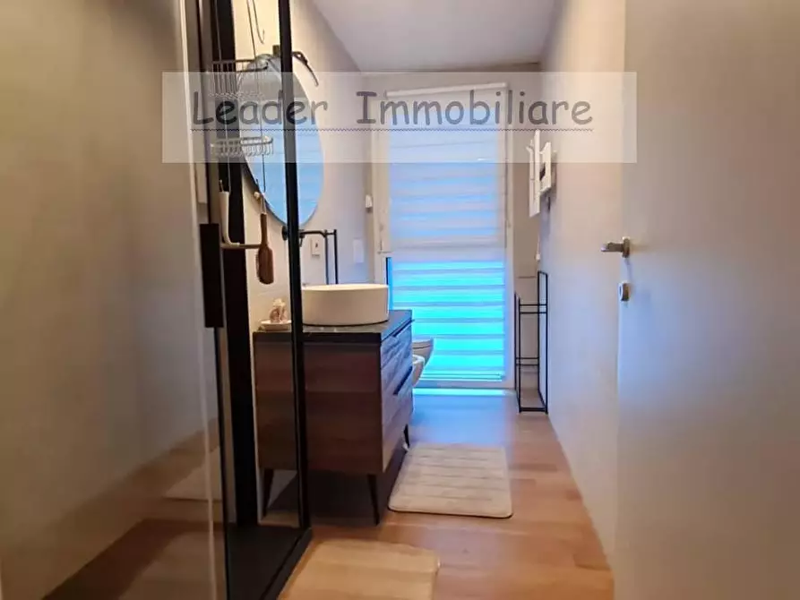 Immagine 27 di Appartamento in affitto  in VIA Regina Teodolinda 53 a Como