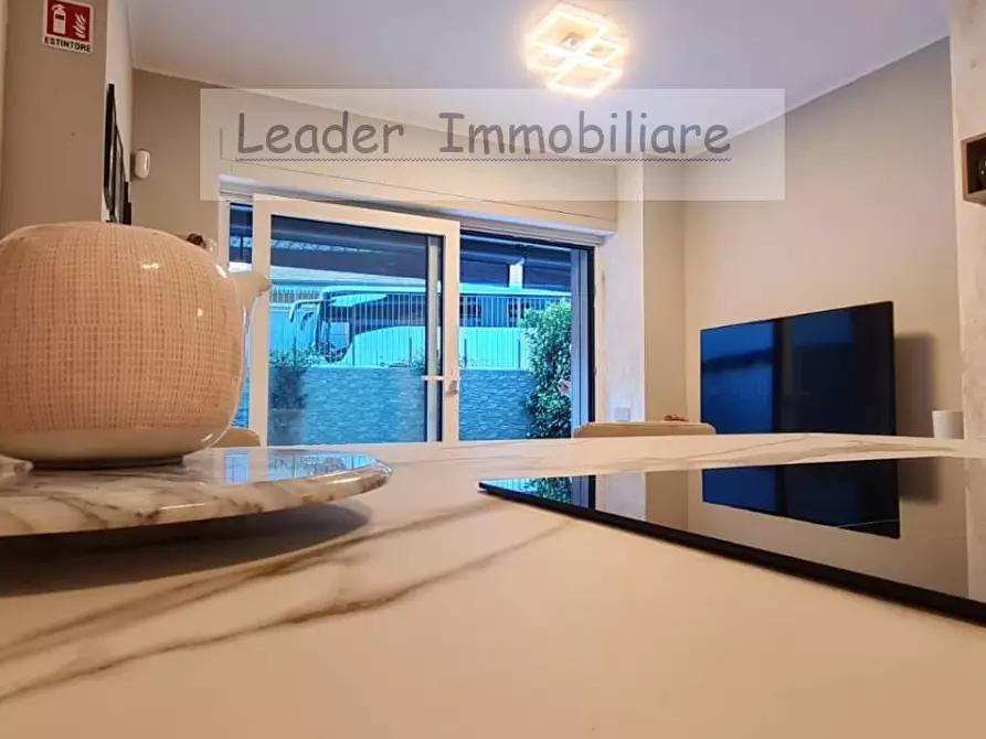 Immagine 8 di Appartamento in affitto  in VIA Regina Teodolinda 53 a Como