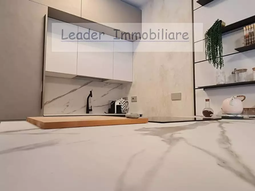 Immagine 9 di Appartamento in affitto  in VIA Regina Teodolinda 53 a Como