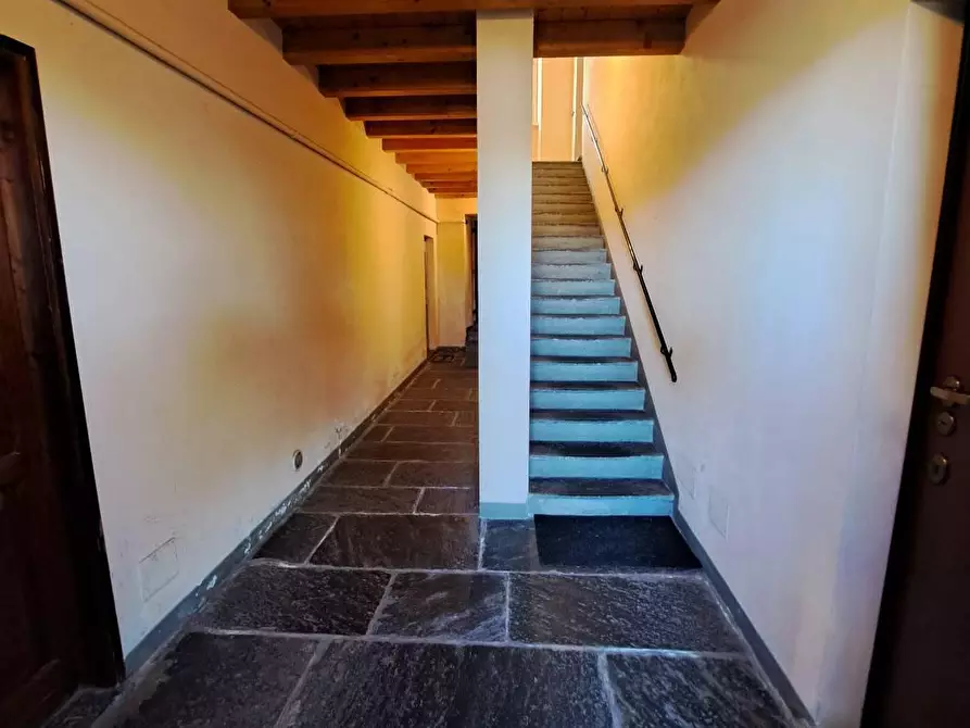 Immagine 5 di Appartamento in vendita  in VIA Priva a Como