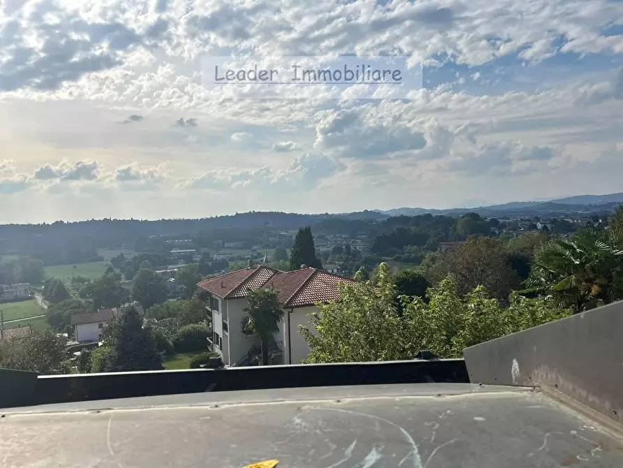 Immagine 30 di Appartamento in vendita  in VIA Priva a Como