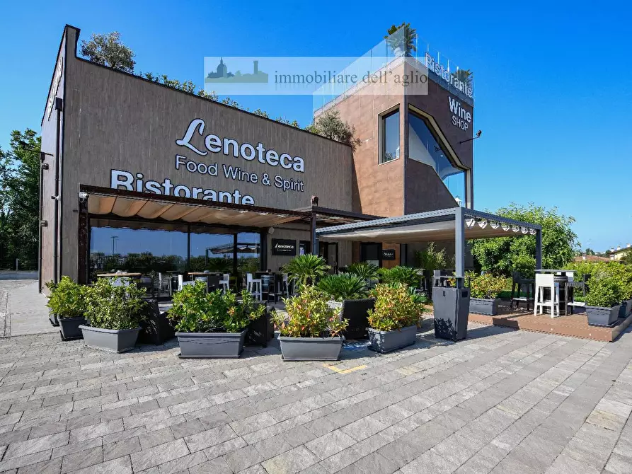 Immagine 3 di Locale commerciale in vendita  in LOCALITA'Casa Otello 10 a Peschiera Del Garda