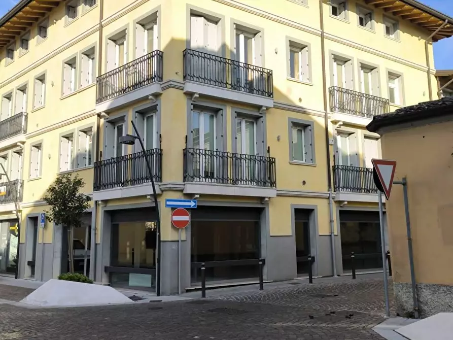 Immagine 2 di Appartamento in vendita  in VIA zambelli 7 a Lonato del Garda
