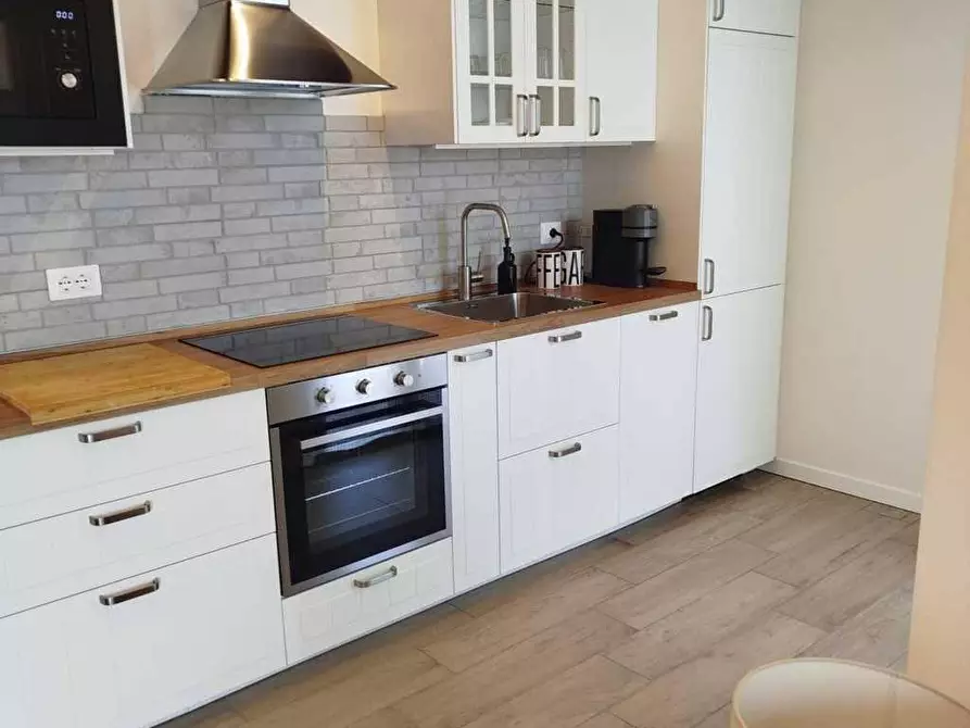 Immagine 10 di Appartamento in vendita  in VIA Don Pietro Gialdi 97 a Desenzano Del Garda