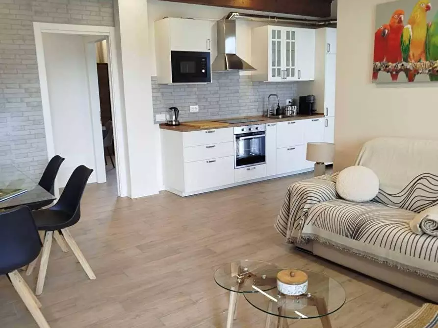 Immagine 1 di Appartamento in vendita  in VIA Don Pietro Gialdi 97 a Desenzano Del Garda