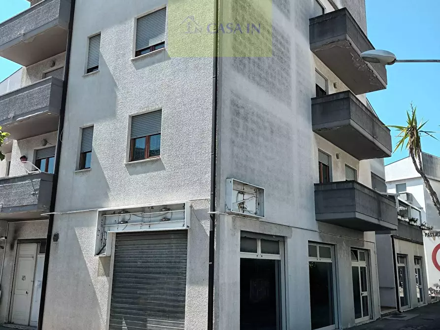 Immagine 2 di Magazzino in vendita  in VIA Roma a Silvi