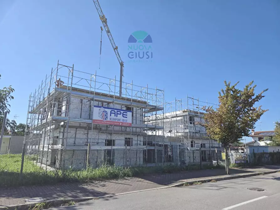 Immagine 1 di Casa bifamiliare in vendita  in VIA Zanolla a Staranzano