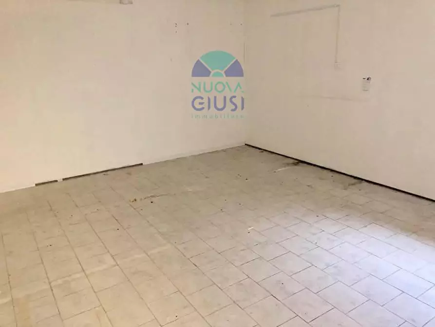Immagine 7 di Negozio in vendita  in PIAZZA G. Oberdan a Ronchi Dei Legionari