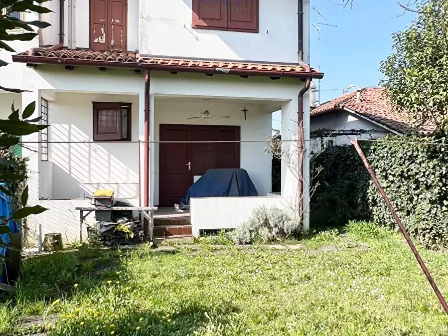 Immagine 2 di Casa bifamiliare in vendita  in VIA I Maggio 5 a Turriaco