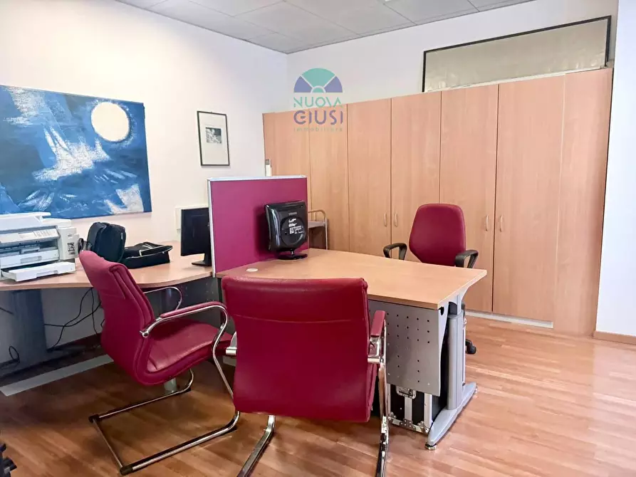 Immagine 11 di Ufficio in vendita  a Turriaco