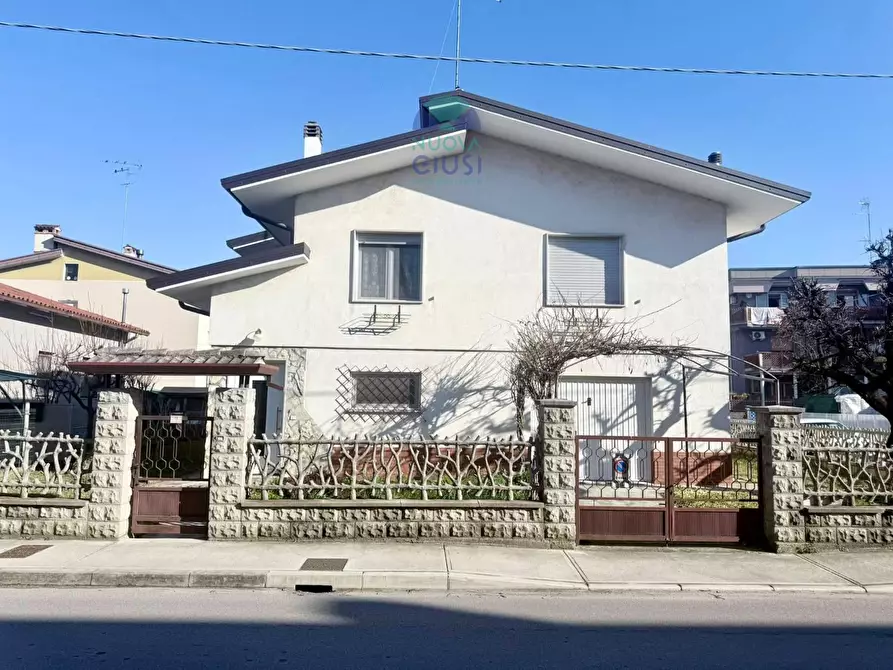 Immagine 2 di Casa indipendente in vendita  in VIA I Maggio a Staranzano