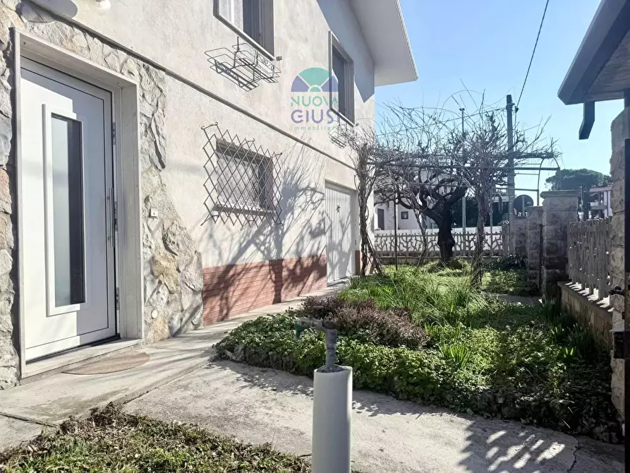 Immagine 4 di Casa indipendente in vendita  in VIA I Maggio a Staranzano