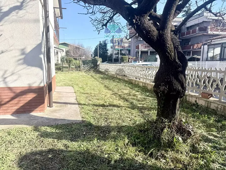 Immagine 5 di Casa indipendente in vendita  in VIA I Maggio a Staranzano