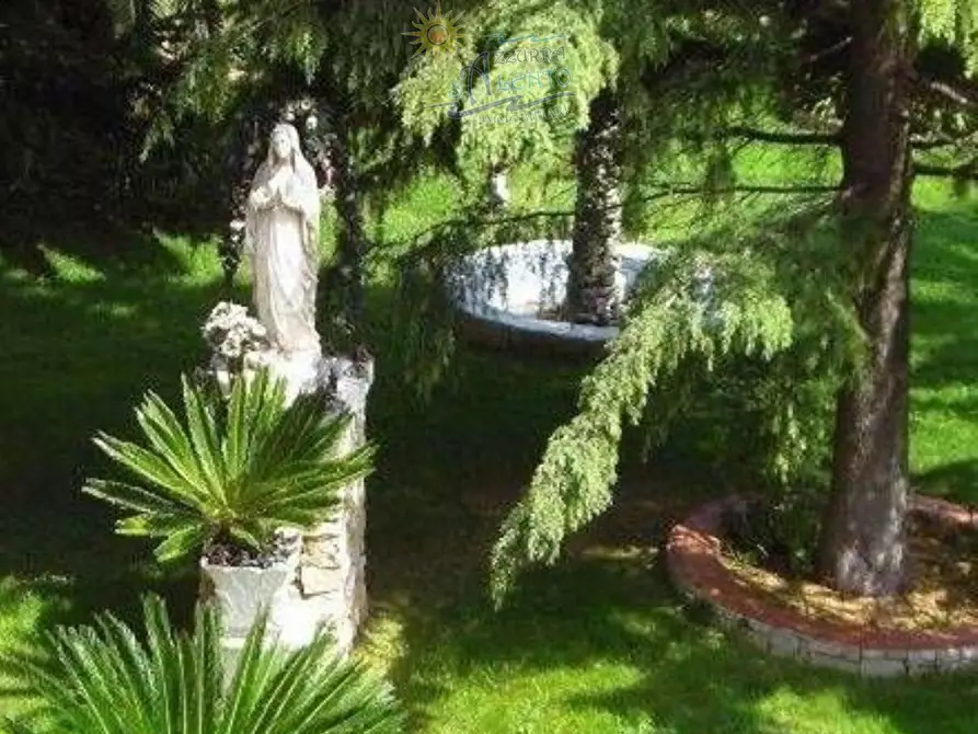 Immagine 8 di Locale commerciale in vendita  in VIA GINESTRE 17 a Turi