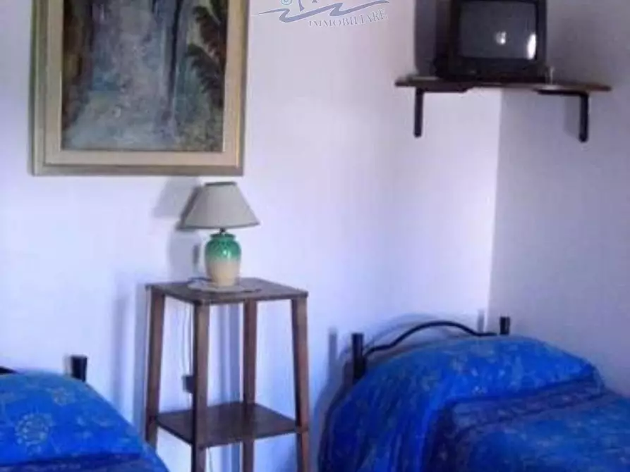 Immagine 9 di Locale commerciale in vendita  in VIA GINESTRE 17 a Turi