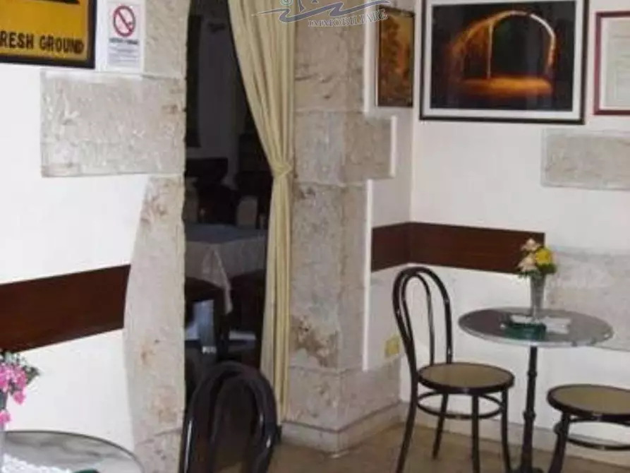 Immagine 10 di Locale commerciale in vendita  in VIA GINESTRE 17 a Turi