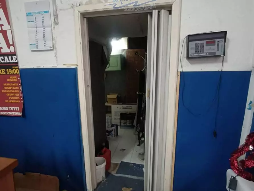 Immagine 14 di Locale commerciale in vendita  in Malta 4-10 a Maruggio