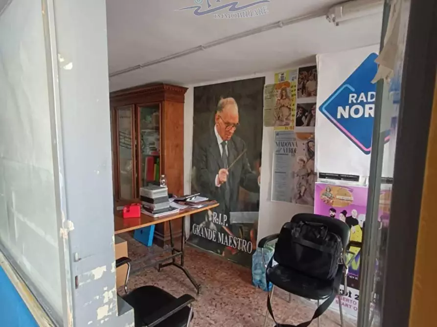 Immagine 8 di Locale commerciale in vendita  in Malta 4-10 a Maruggio