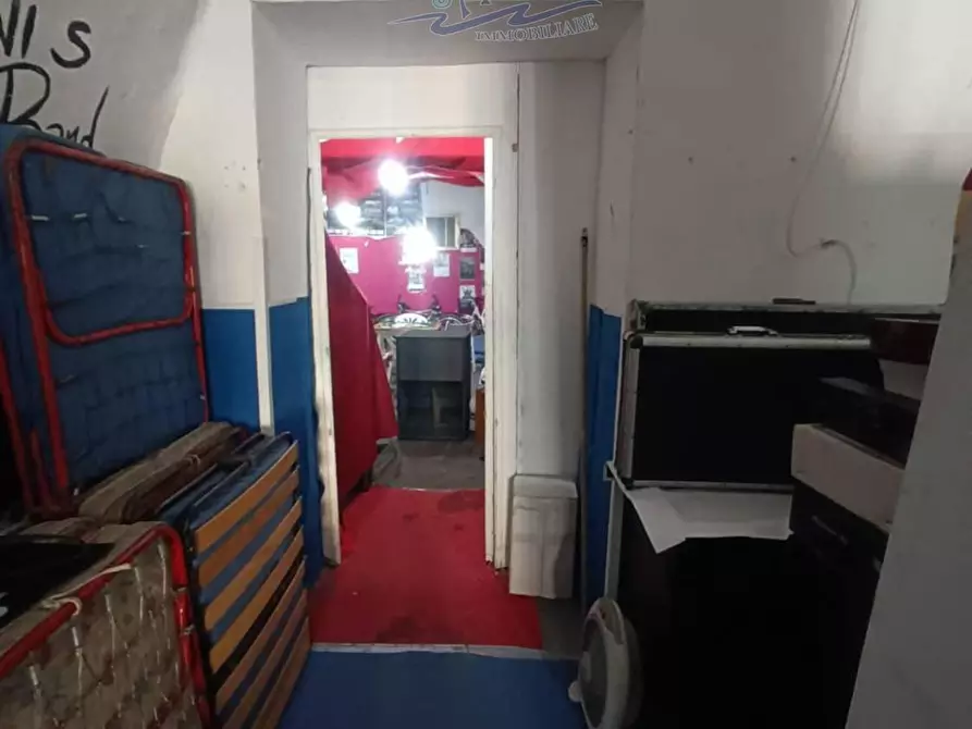 Immagine 13 di Locale commerciale in vendita  in Malta 4-10 a Maruggio