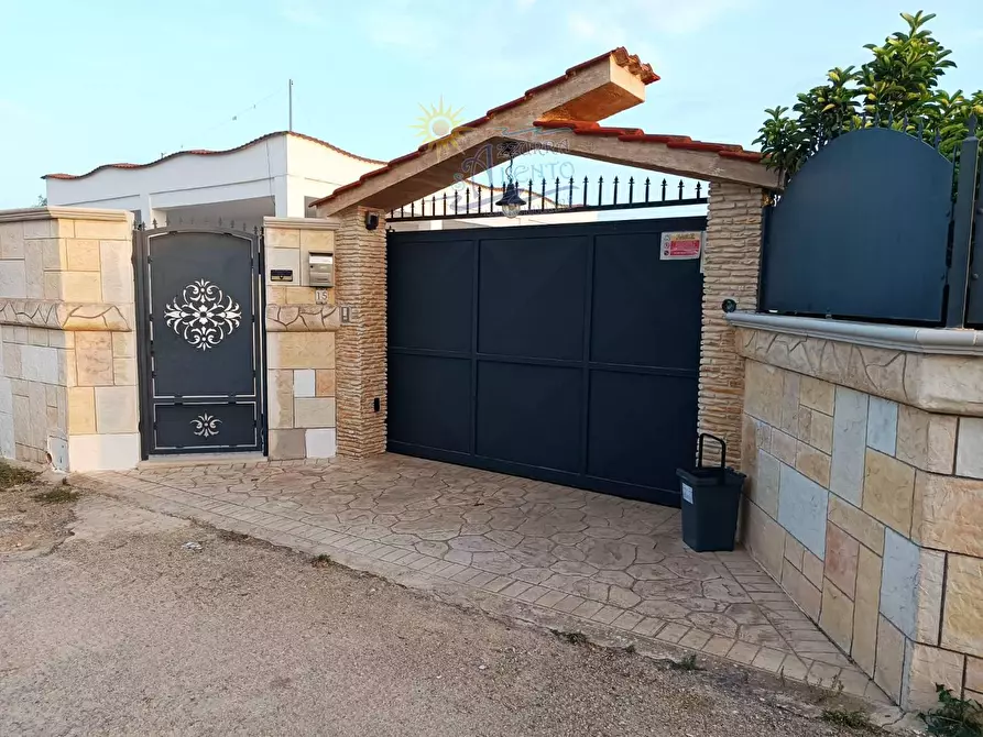 Immagine 5 di Villa in vendita  in VIA Ponente a Maruggio