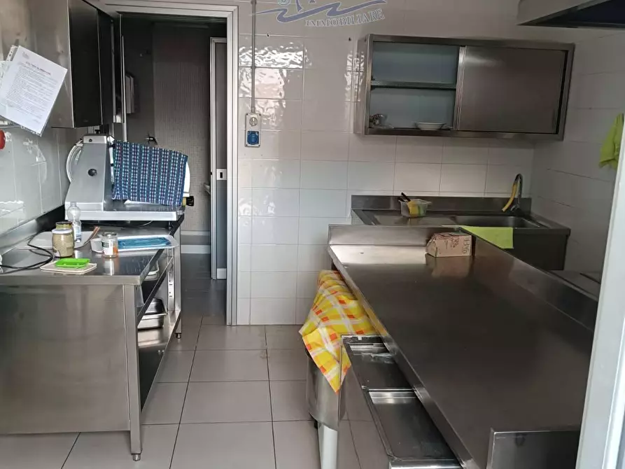 Immagine 20 di Locale commerciale in vendita  in Contrada Monaco le Conche a Lizzano