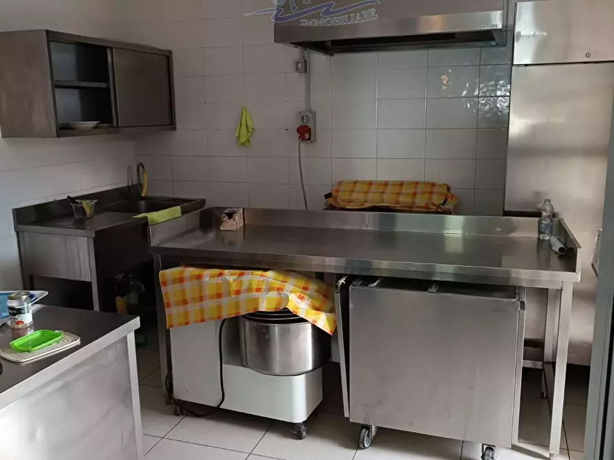 Immagine 19 di Locale commerciale in vendita  in Contrada Monaco le Conche a Lizzano