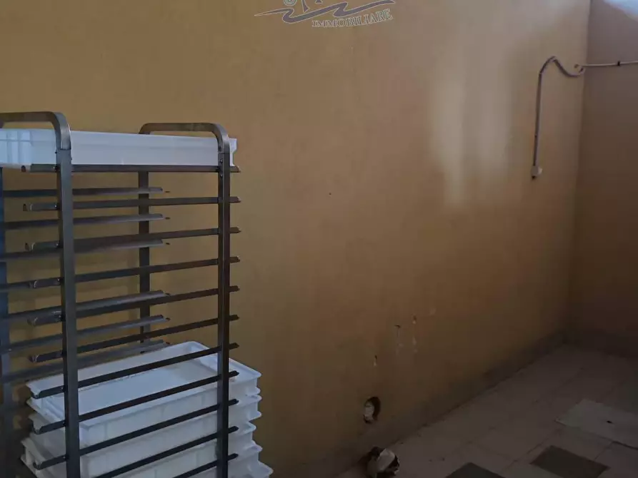 Immagine 23 di Locale commerciale in vendita  in Contrada Monaco le Conche a Lizzano