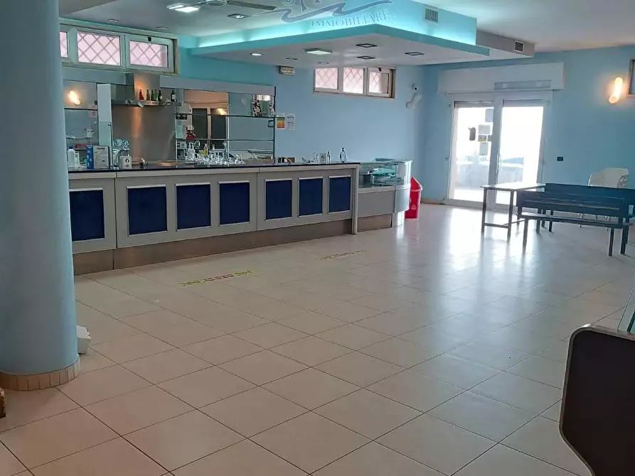 Immagine 9 di Locale commerciale in vendita  in Contrada Monaco le Conche a Lizzano