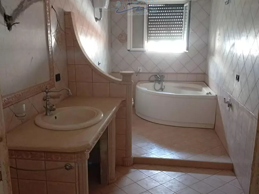 Immagine 29 di Appartamento in vendita  in VIA Martiri di Via Fani 7 a Torricella