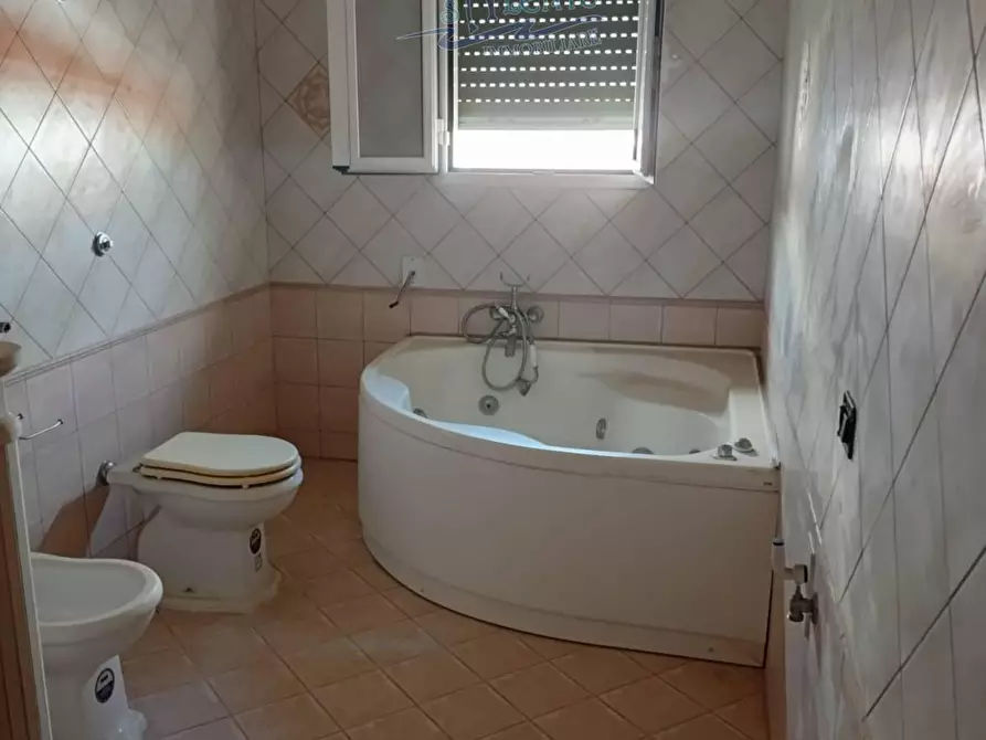 Immagine 28 di Appartamento in vendita  in VIA Martiri di Via Fani 7 a Torricella