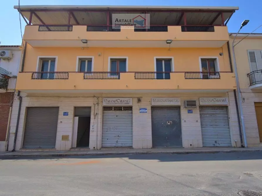 Immagine 1 di Locale commerciale in vendita  in enrico fermi 0 a Avola