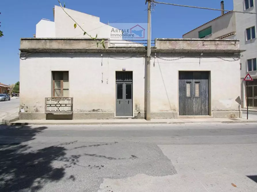 Immagine 1 di Casa indipendente in vendita  in Armando Casalini 61 a Avola