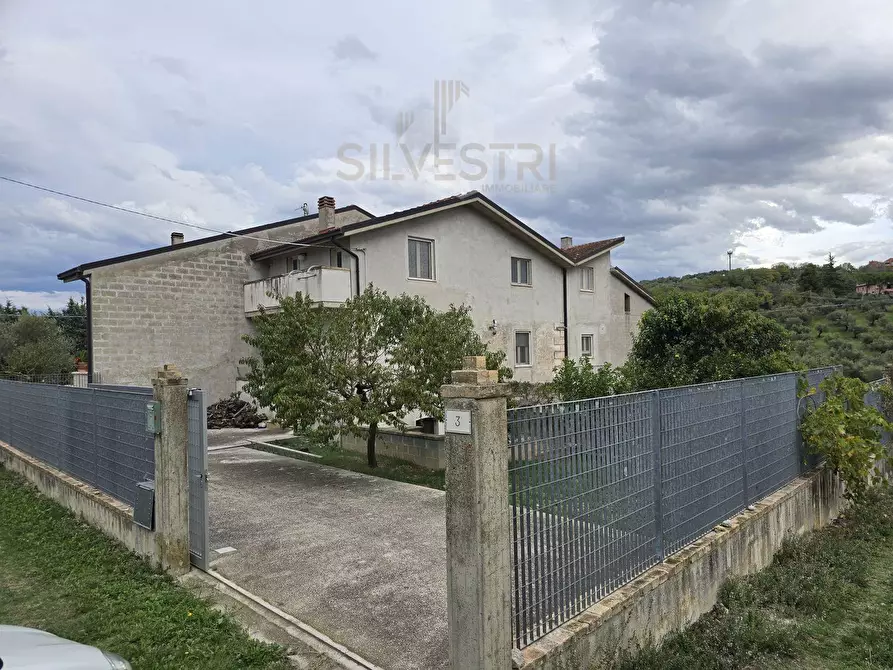 Immagine 1 di Villa in vendita  in VIA Ludovico Ariosto 6 a Moscufo