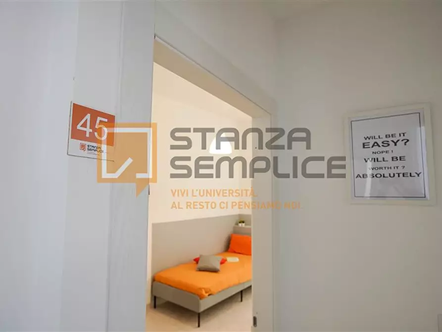 Immagine 1 di Stanza singola in affitto  in Vico Noce 27 a Napoli