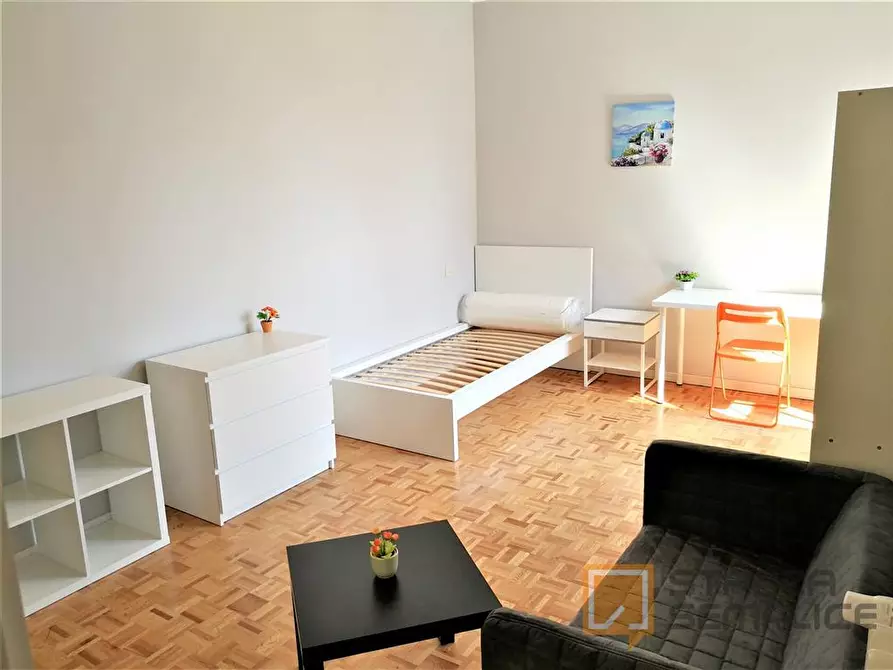 Immagine 1 di Stanza singola in affitto  in STRADA MAZZINI- GAL. POLIDORO a Parma