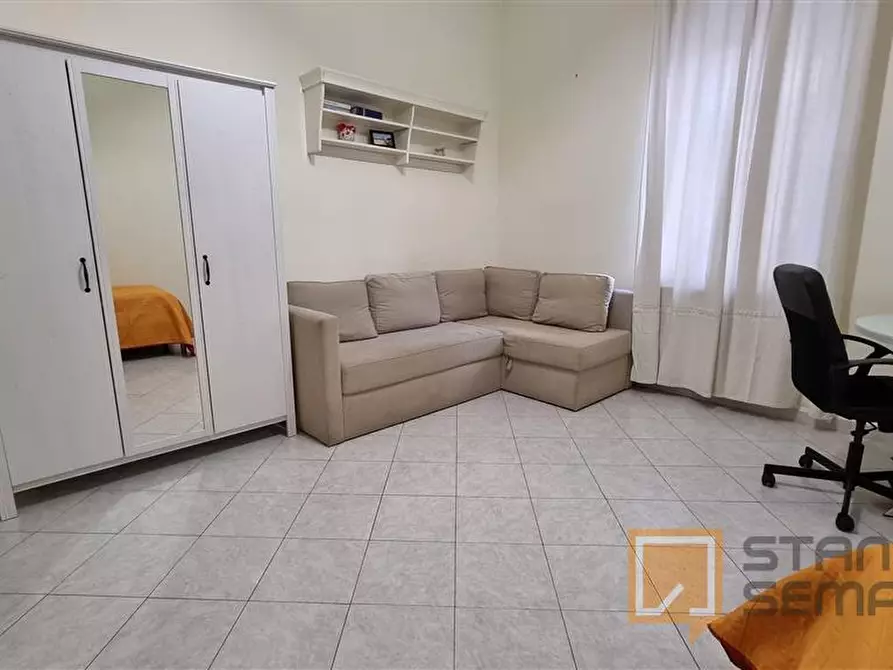 Immagine 5 di Stanza singola in affitto  in Via Pompeo Magno n. 9  a Casandrino