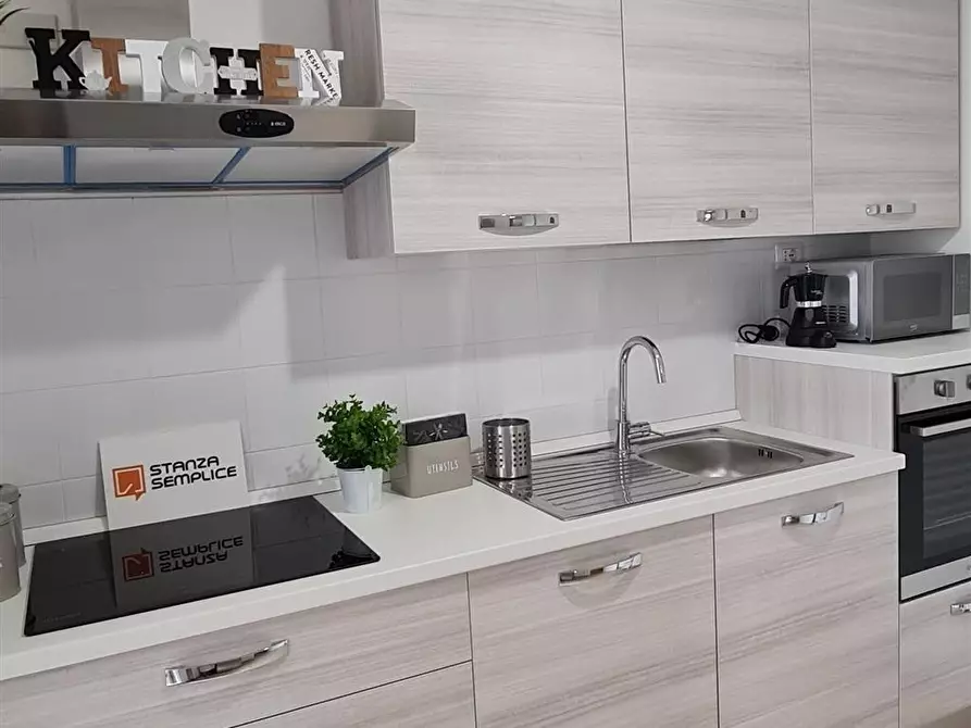 Immagine 10 di Stanza singola in affitto  in Lungotevere di Pietra Papa, 61  a Roma