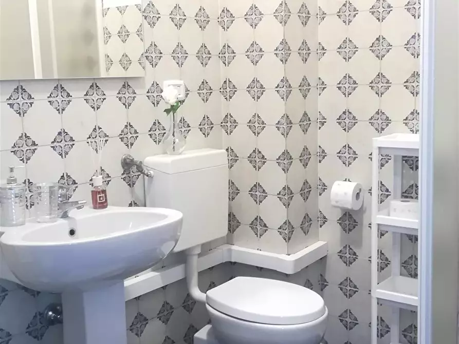 Immagine 9 di Stanza singola in affitto  in LARGO 8 MARZO a Parma