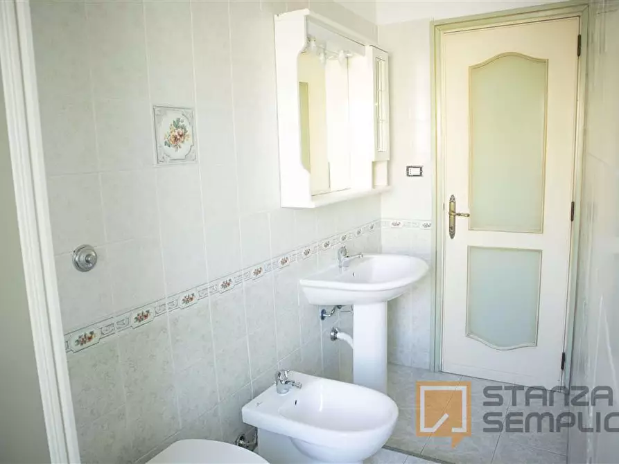 Immagine 20 di Stanza singola in affitto  in Via Ariosto n11 a Cagliari