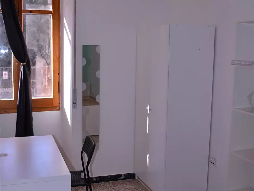 Immagine 1 di Stanza singola in affitto  in Via Lombardia 2 a Cagliari