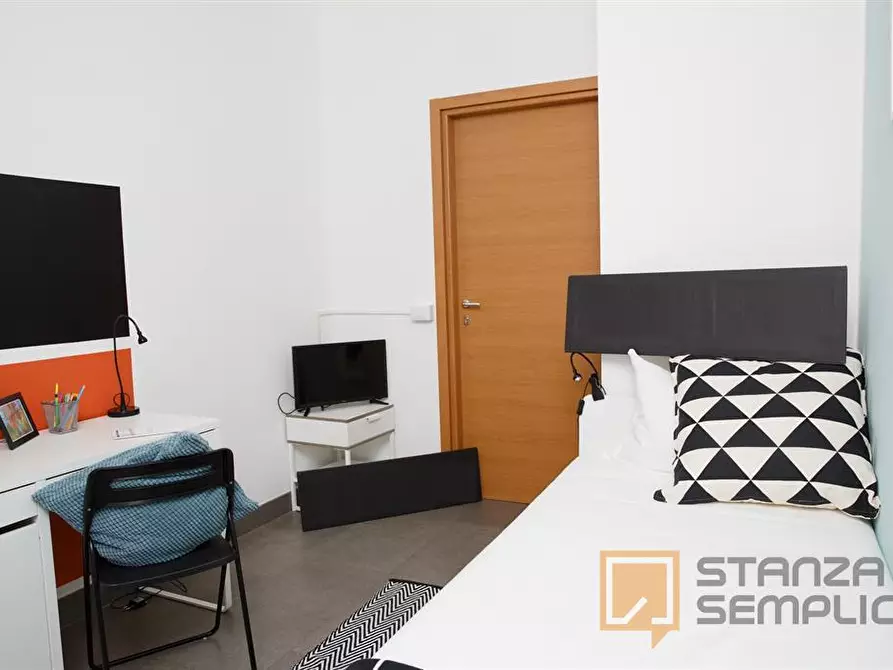 Immagine 4 di Stanza singola in affitto  in VIA BASTIONI SETTENTRIONALI, 49 a Rimini