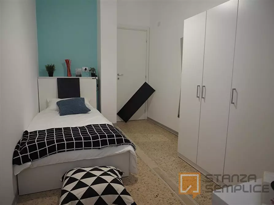 Immagine 3 di Stanza singola in affitto  in Via Amedeo Ugolini 9/a a Torino