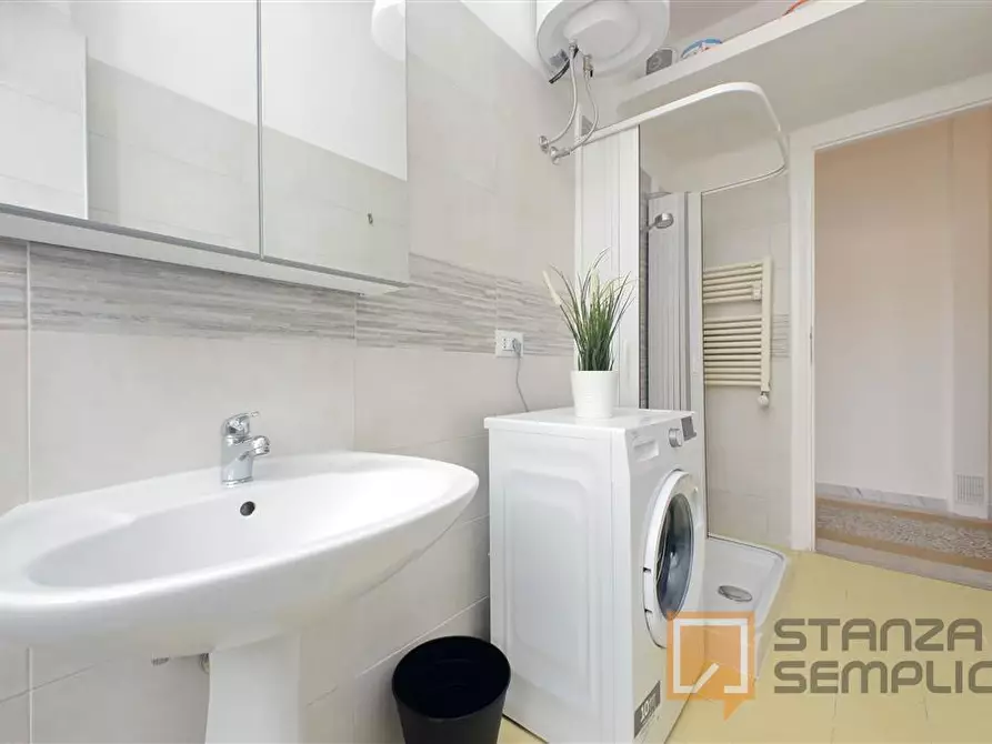 Immagine 10 di Stanza singola in affitto  in Via Lucca 33 a Roma